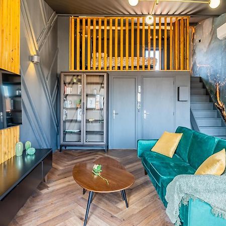 Loft En Ville - Duplex Terrasse Coeur Historique Avec Vue Degagee & Parking Souterrain Offert La Ciotat Exterior foto
