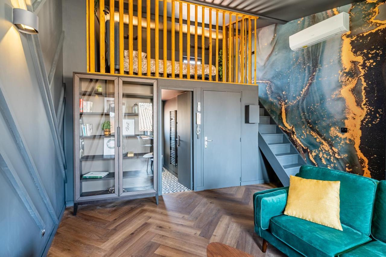 Loft En Ville - Duplex Terrasse Coeur Historique Avec Vue Degagee & Parking Souterrain Offert La Ciotat Exterior foto